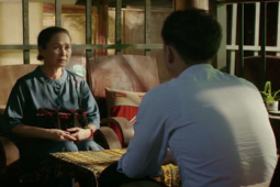 Phim - Tranh luận về tình tiết nợ nần trong 'Gia đình mình vui bất thình lình'