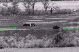 Thế giới - Nga tung video trực thăng "cá sấu" Ka-52 hạ liên tiếp 2 xe tăng Ukraine trong một phút