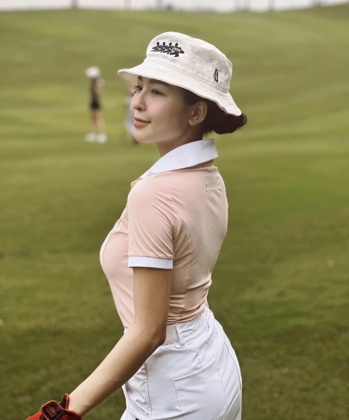 Trâm Anh: &#34;Phụ nữ chơi golf để vui và đẹp, chẳng ai đến sân golf mà gặp được đại gia cả&#34; - 3
