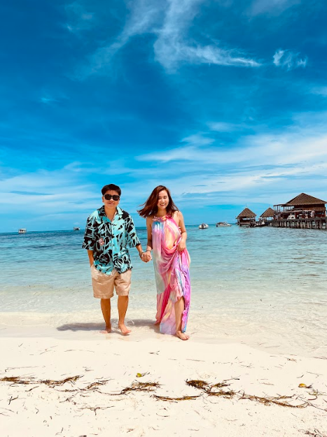 Nữ diễn viên bất ngờ khi được host Châu Châu mời tới Maldives