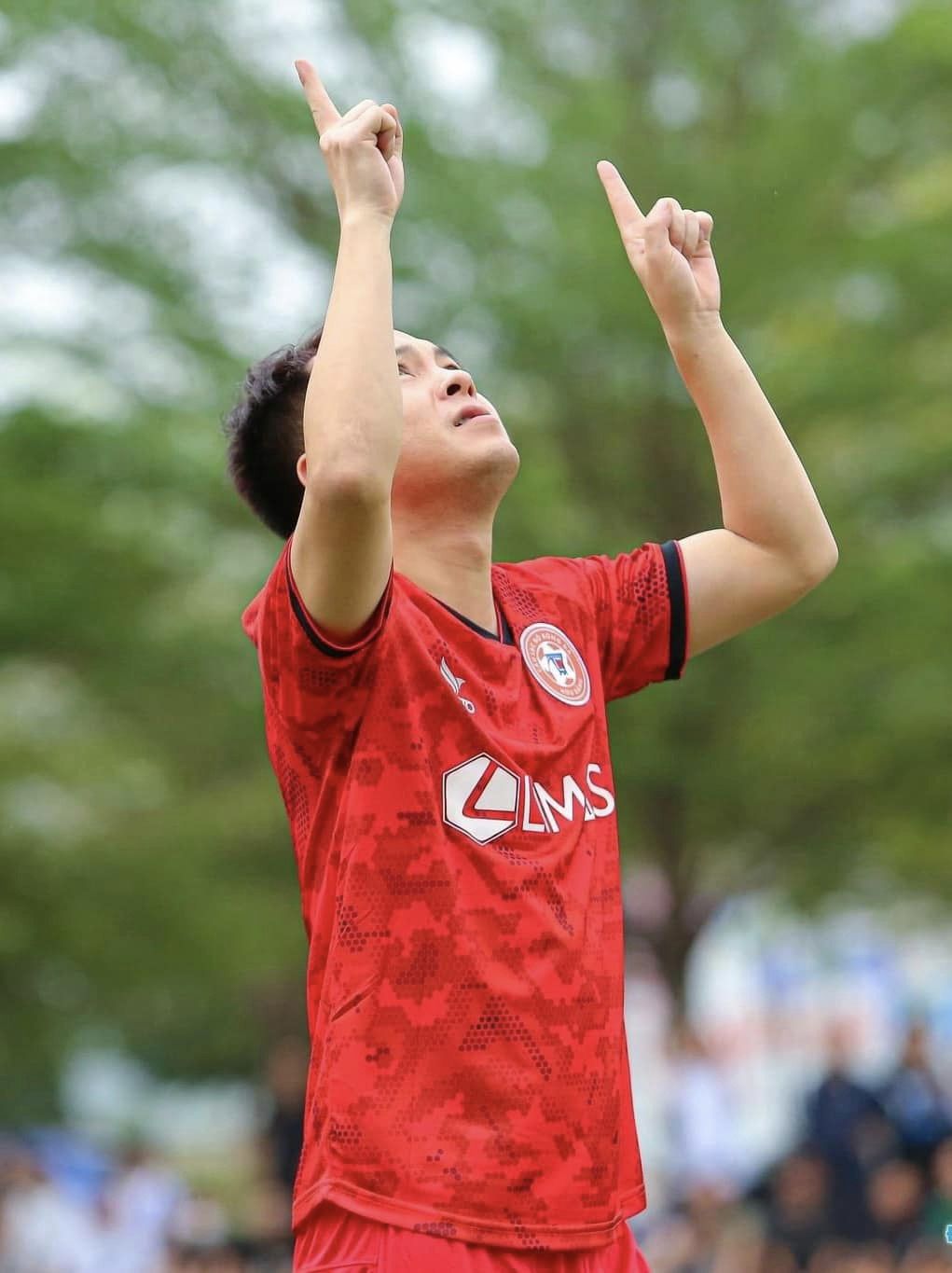 Thái Dương thi tuyển vào CLB Hoàng Anh Gia Lai nhưng chỉ đến vòng chung kết