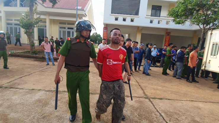 Lực lượng công an bắt giữ 1 đối tượng trong vụ tấn công trụ sở xã