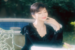 Giải trí - U70, minh tinh 'Bến Thượng Hải' lên trang bìa tạp chí hàng đầu Việt Nam