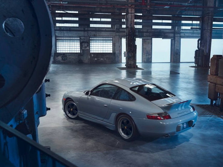 Cận cảnh mẫu xe Porsche 911 Classic Club Coup được bán đấu giá hơn 27 tỷ đồng - 3