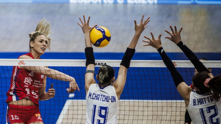 Serbia (áo đỏ) lội ngược dòng khó tin trước Thái Lan (áo trắng)