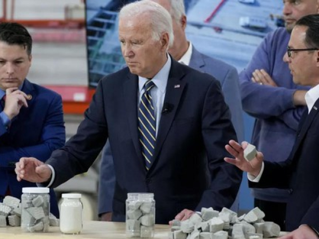 Tổng thống Joe Biden từ chối ”ưu ái đặc biệt” cho Ukraine