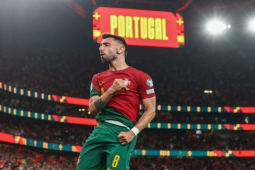 Video bóng đá Bồ Đào Nha - Bosnia: Rực rỡ Fernandes, Ronaldo góp công lớn (Vòng loại EURO)