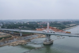 Tin tức trong ngày - Cận cảnh cây cầu nối hai tỉnh Phú Thọ - Vĩnh Phúc sắp khánh thành