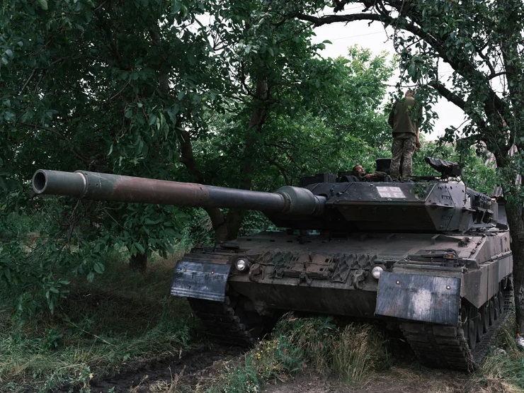 Binh sĩ Ukraine nói về nỗi ám ảnh lớn nhất khi ra trận trên xe tăng Leopard 2 - 1