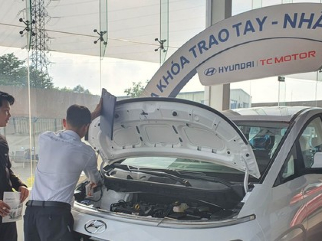 Tin tức ô tô - Nhân viên bán ô tô bỏ nghề, đại lý cắt giảm nhân sự vì ế khách