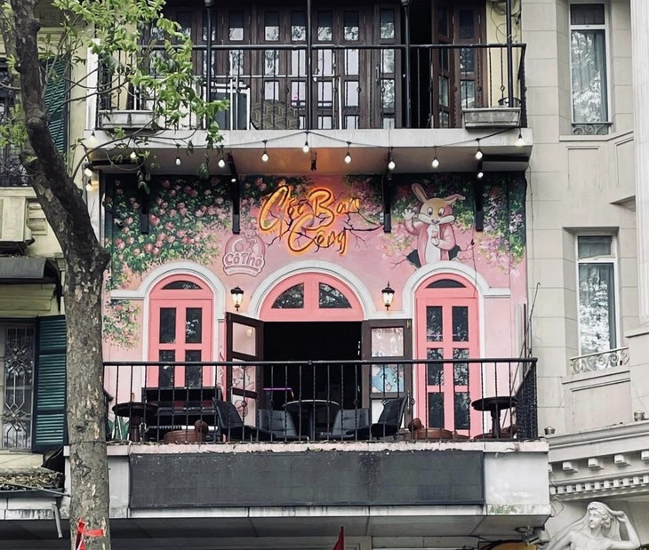 Điều đặc biệt trong căn nhà bạc tỷ giữa phố cổ của nam ca sĩ vừa nhập viện sau 18 ngày ăn chay - 4