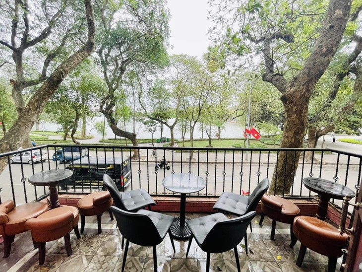 Điều đặc biệt trong căn nhà bạc tỷ giữa phố cổ của nam ca sĩ vừa nhập viện sau 18 ngày ăn chay - 5