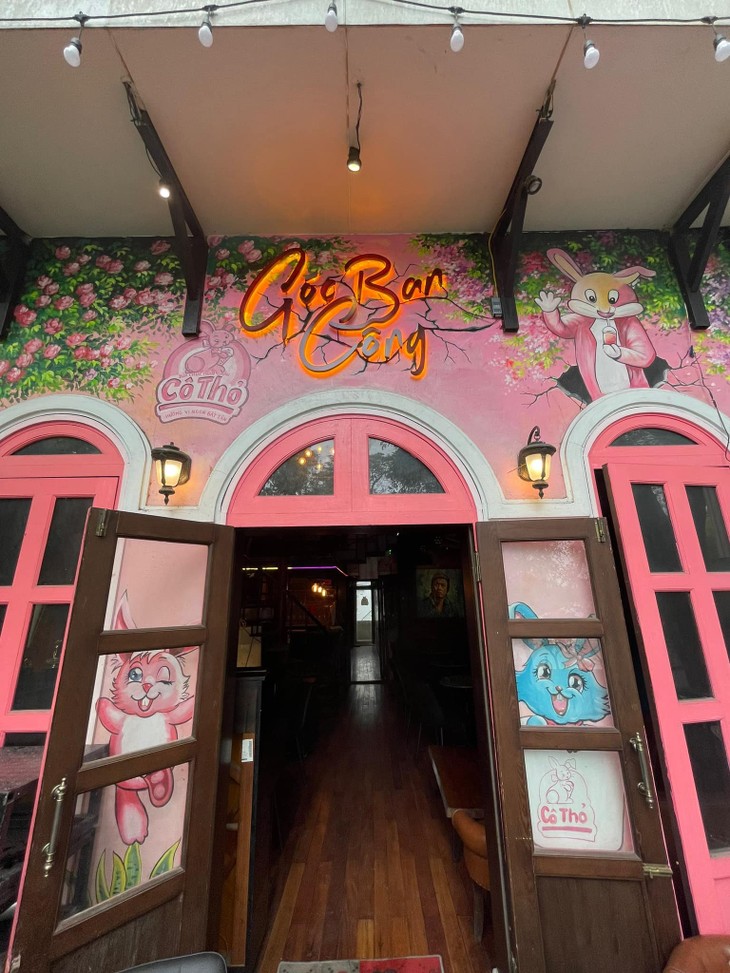 Điều đặc biệt trong căn nhà bạc tỷ giữa phố cổ của nam ca sĩ vừa nhập viện sau 18 ngày ăn chay - 8