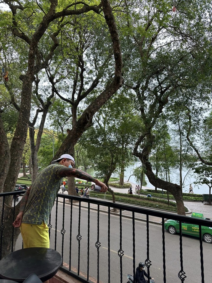 Điều đặc biệt trong căn nhà bạc tỷ giữa phố cổ của nam ca sĩ vừa nhập viện sau 18 ngày ăn chay - 11