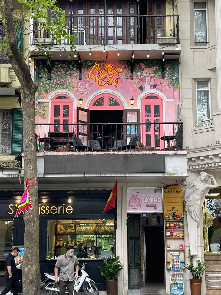 Điều đặc biệt trong căn nhà bạc tỷ giữa phố cổ của nam ca sĩ vừa nhập viện sau 18 ngày ăn chay - 12