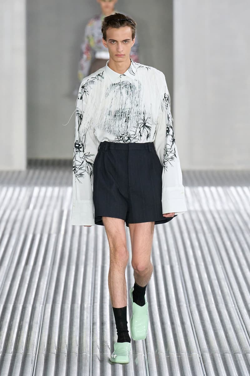 Người đàn ông của Prada mang vẻ dịu dàng của nước - 15