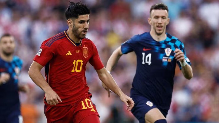 Tây Ban Nha (áo đỏ) và Croatia gặp nhau trong trận chung kết Nations League