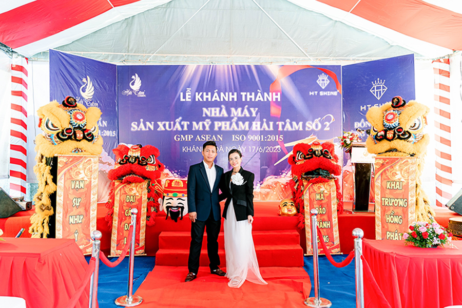 Giám đốc Hồ Phúc Hải cùng CEO Bùi Thị Tâm trang trọng tại sự kiện