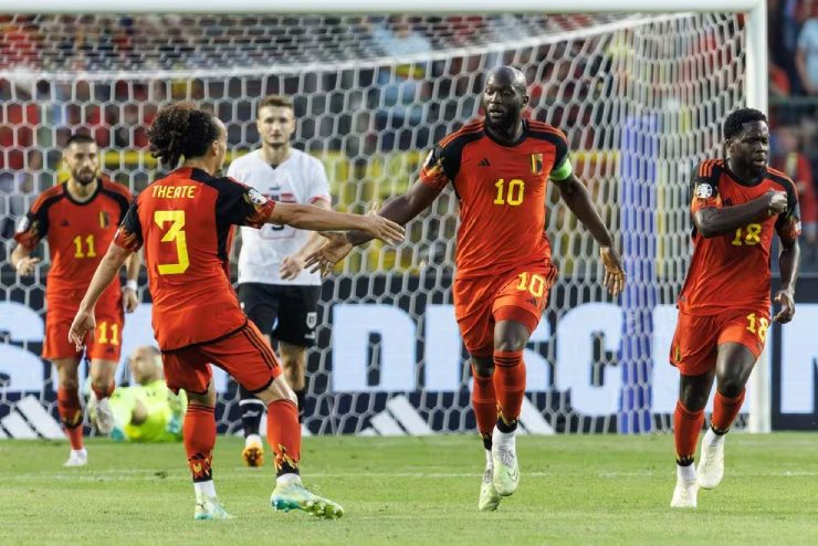 Lukaku đeo băng đội trưởng đã ghi bàn, gỡ hòa cho Bỉ trận gặp Áo