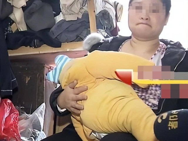 Bạn trẻ - Cuộc sống - Nghe tin chồng cũ qua đời, người phụ nữ mang con đến đòi tiền thừa kế, nào ngờ cái kết "méo mặt"