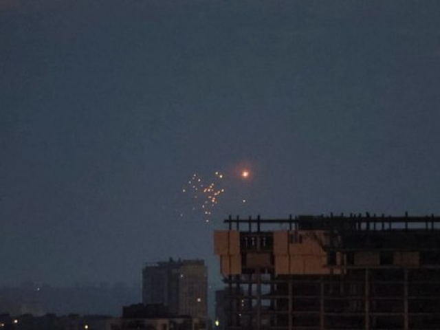 Thế giới - Ukraine bị không kích ồ ạt trong đêm