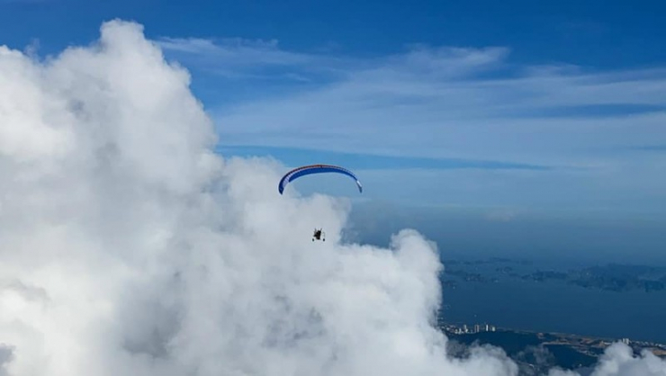 Bay dù lượn ngắm cảnh Hạ Long: Giá “chát” cỡ nào - 3