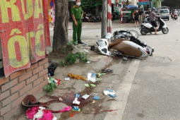 Tin tức trong ngày - Lao xe máy “tốc độ bàn thờ”, 3 người bị thương nặng