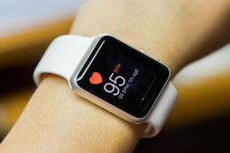 Thời trang Hi-tech - Một phụ nữ được cứu sống nhờ đeo Apple Watch