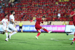 Bóng đá - ĐT Việt Nam thăng hoa: Tuấn Hải sút xa hiểm hóc, sân Thiên Trường bùng nổ