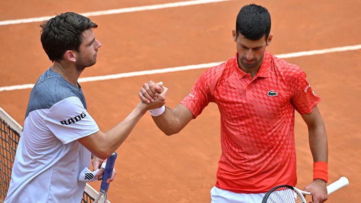 Norrie cố gắng xin lỗi, nhưng bị Djokovic phớt lờ