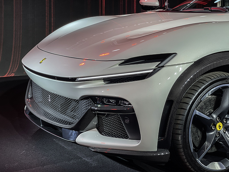 Siêu SUV đầu tiên của Ferrari ra mắt khách hàng Việt Nam, giá bán dự đoán từ 40 tỷ đồng - 8