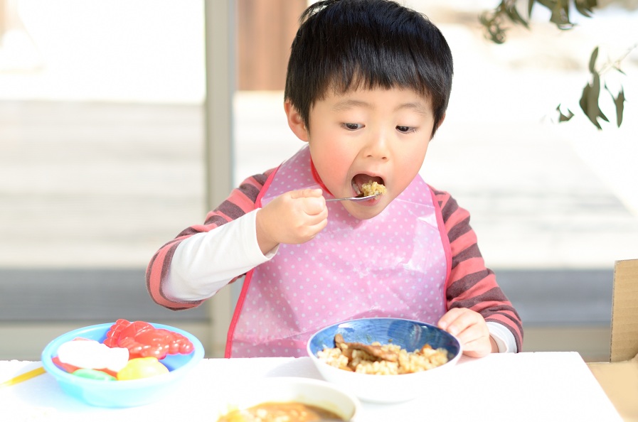 Trẻ dễ dàng đạt lượng protein cần thiết chỉ bằng cách ăn uống hằng ngày
