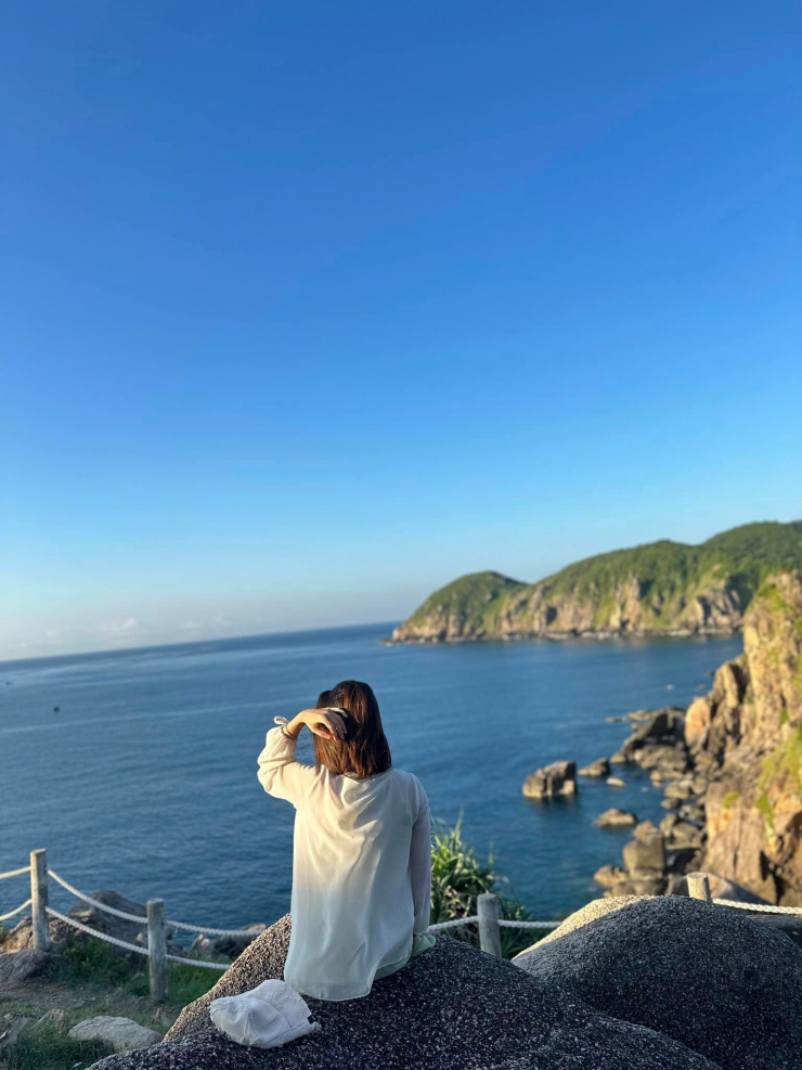 Dừng chân bên Mũi Điện.