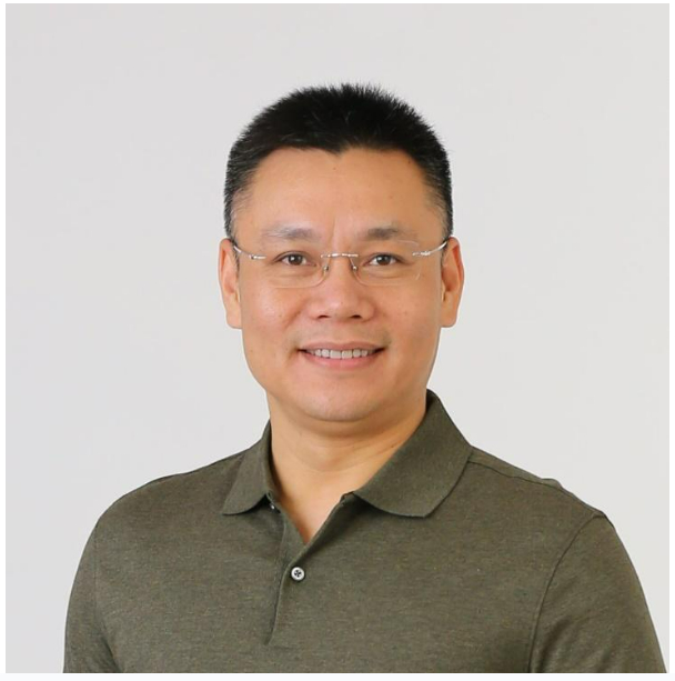 Thầy Nguyễn Thành Nam - giảng viên Học viện Kỹ Thuật Quân Sự, giáo viên dạy Vật lý trên kênh VTV7, giáo viên dạy học trực tuyến tại HOCMAI.
