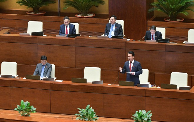 Bộ trưởng Bộ TN&amp;MT Đặng Quốc Khánh phát biểu tại Quốc hội chiều 21-6