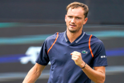 Thể thao - Medvedev thắng như "chẻ tre" với 40 trận: "Bỏ túi" cả Alcaraz lẫn Djokovic