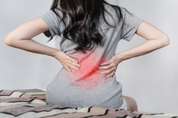 Sức khỏe đời sống - Tưởng đau lưng là dấu hiệu của thoát vị đĩa đệm, người phụ nữ đi khám mới tá hỏa mình mắc ung thư