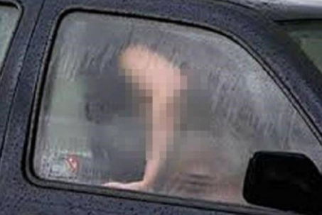 Chồng lắp GPS trong ôtô để đảm bảo an toàn cho vợ, nào ngờ phát hiện hình ảnh không tưởng