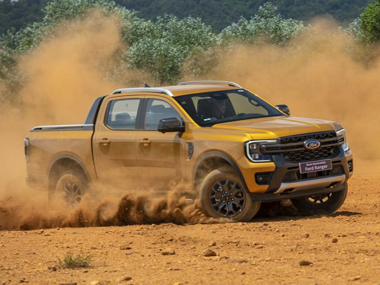 Ford Ranger giảm giá 35 triệu đồng để thu hút khách hàng trong nước - 2