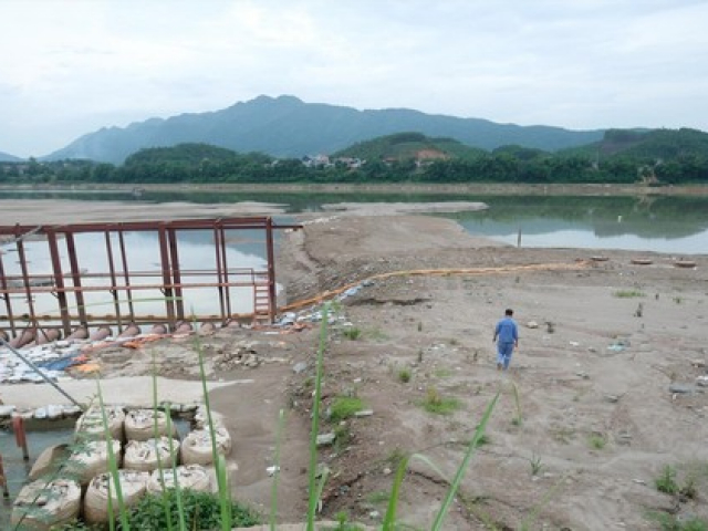 Tin tức trong ngày - Một số khu vực tại Hà Nội vẫn phải cấp, cắt nước luân phiên