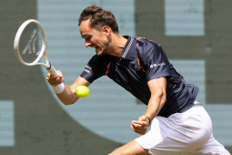 Video tennis Medvedev - Djere: Kịch tính 3 set, bản lĩnh lên tiếng (Halle Open)