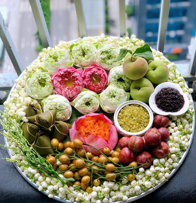 Tết Đoan Ngọ trước là tưởng nhớ tổ tiên cầu mong mùa màng bội thu không bị sâu bọ phá hoại, sau là ước mong chữa bệnh, cầu sức khoẻ. Ảnh: Kim JinHua