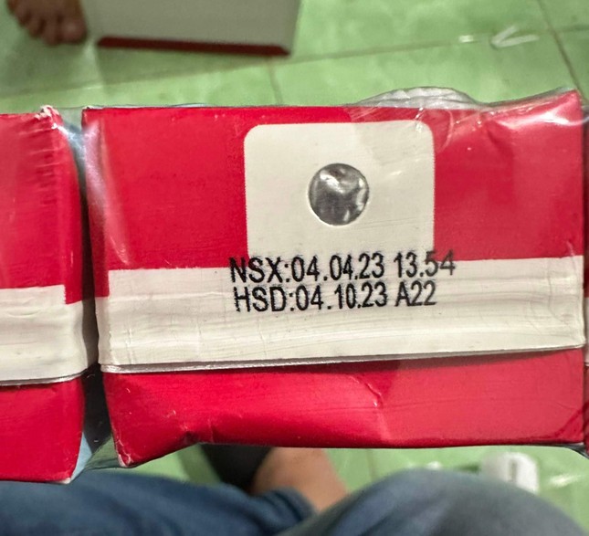 Thời hạn sử dụng trên hộp sữa được làm mới.