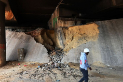 Kinh doanh - Giàu có nhất lục địa nhờ vàng khắp mọi nơi, thành phố này giờ hỗn loạn trong tối tăm