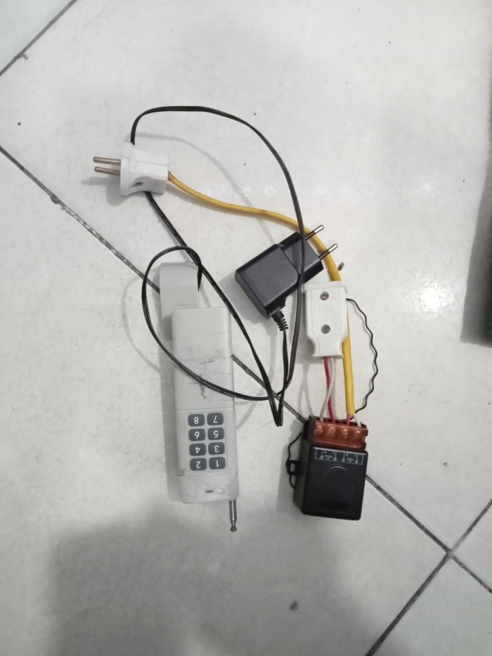 Thiết bị gây mất sóng thiết bị sử dụng chìa khóa thông minh được lực lượng chức năng thu giữ