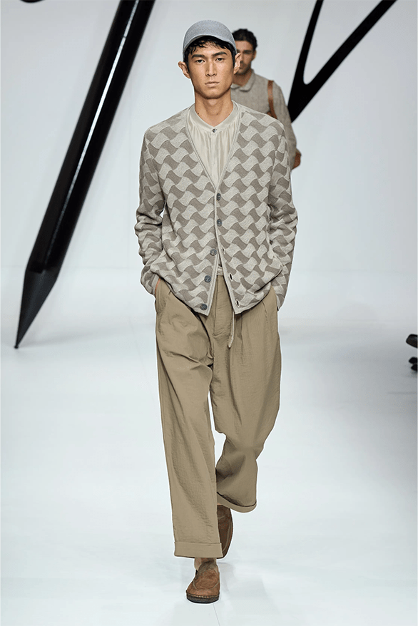 Giorgio Armani 2024 lấy cảm hứng từ buổi trình diễn trang phục nam đầu tiên từ năm 1975 - 6