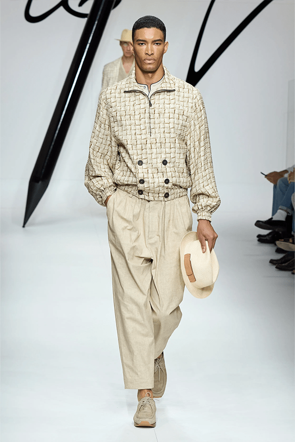 Giorgio Armani 2024 lấy cảm hứng từ buổi trình diễn trang phục nam đầu tiên từ năm 1975 - 3