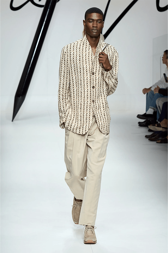 Giorgio Armani 2024 lấy cảm hứng từ buổi trình diễn trang phục nam đầu tiên từ năm 1975 - 1