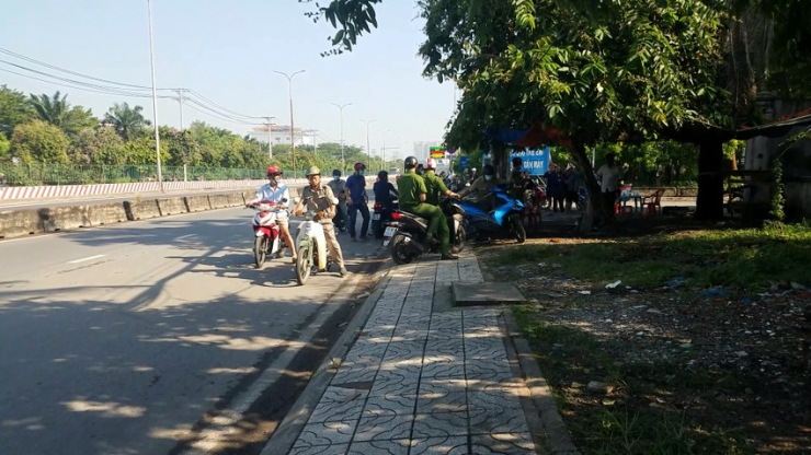 Khu vực phát hiện thi thể ven Quốc lộ 1, đoạn qua địa bàn quận Bình Tân. Ảnh: HT