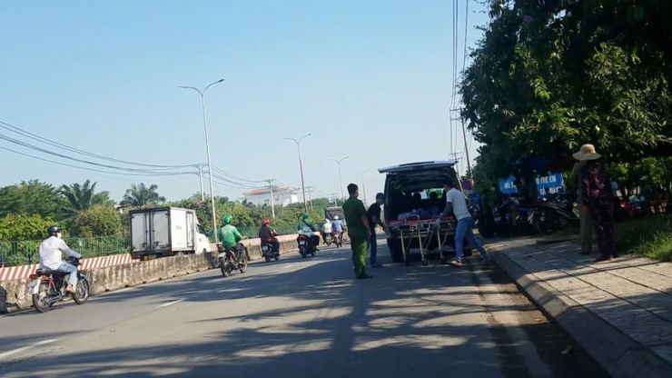 Thi thể nạn nhân được đưa về nhà xác để phục vụ điều tra. Ảnh: HT